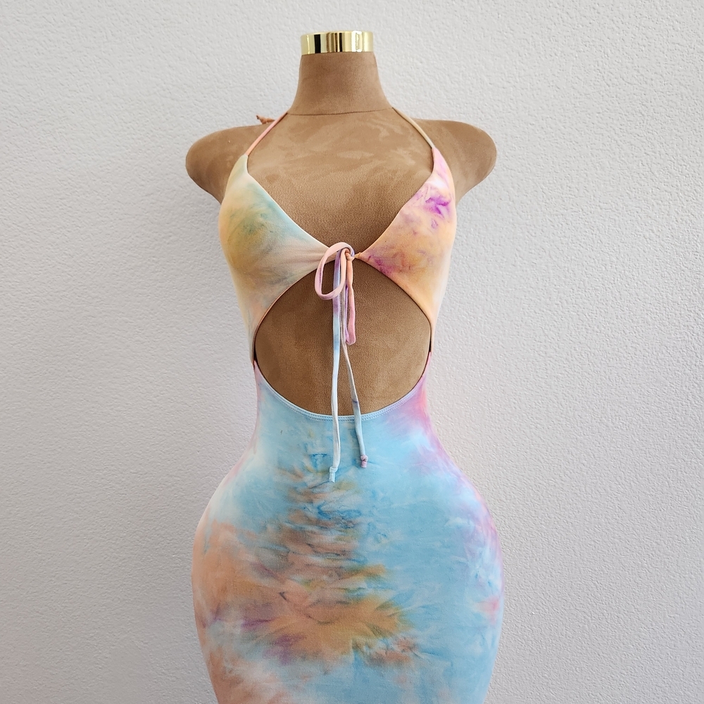 NEW! Vibrant Tie-Dye Maxi Dress